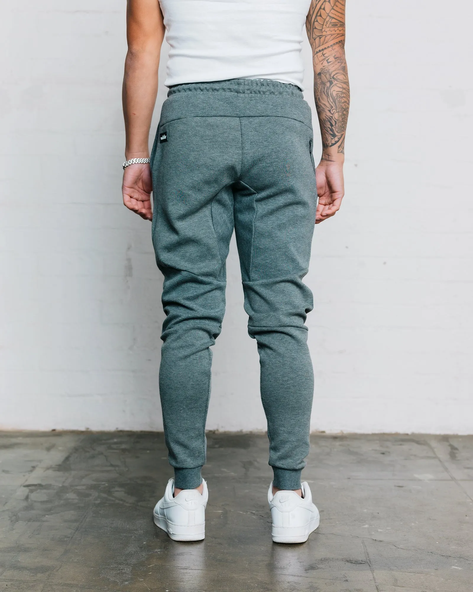 HOXTON V2 TECH TRACKPANT - DARK MARLE