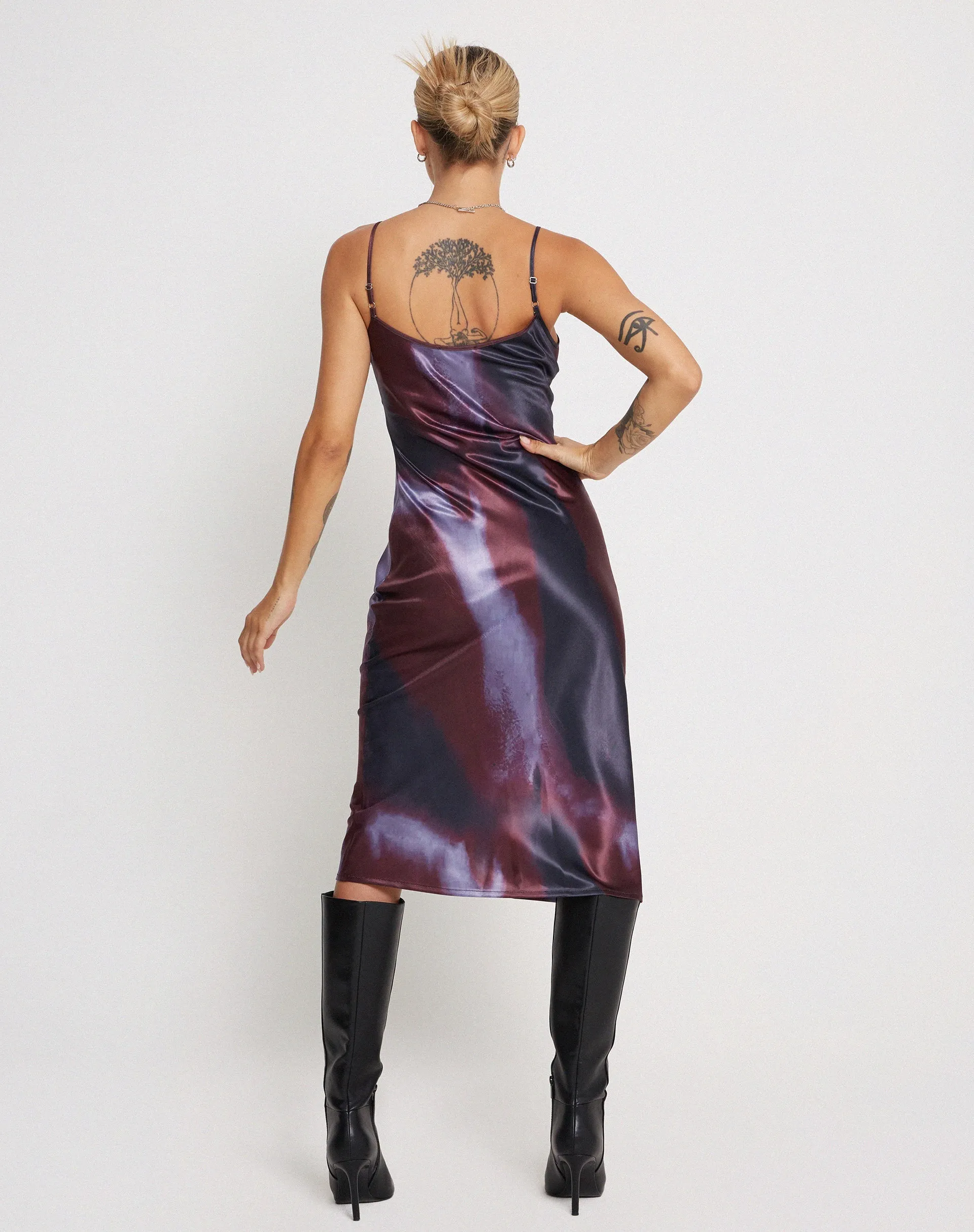 Juvina Midi Dress in Satin Watercolour Plum