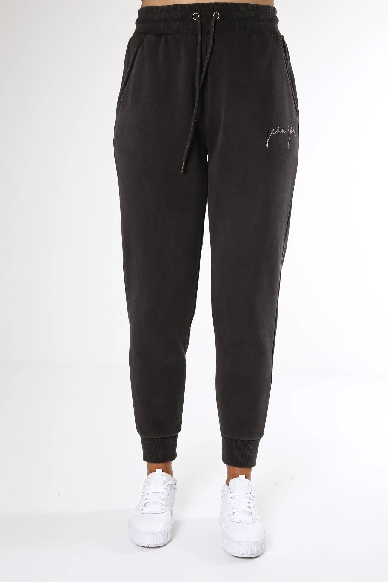 Signature Trackpant Washed Black